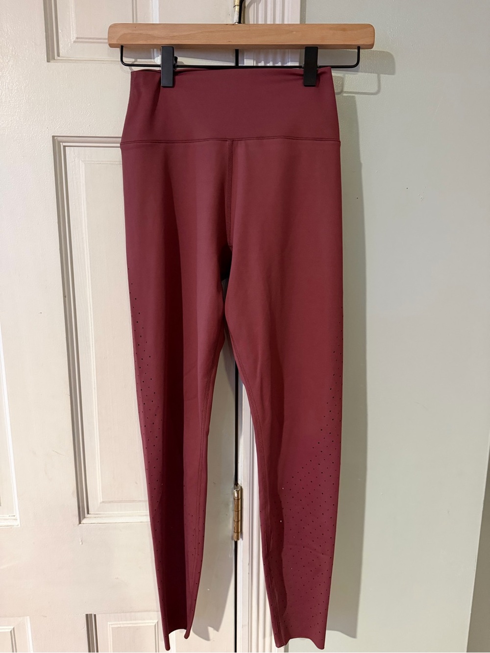 Buffbunny Allure Laser Cut Leggings Windsor Wine Size Small